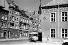 [Stary Ratusz i fragment ulicy Stare Miasto w Olsztynie]