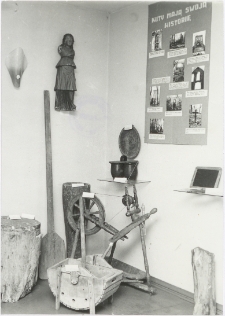 [Izba regionalna w Gromadzkiej Bibliotece Publiczne w Kutach]