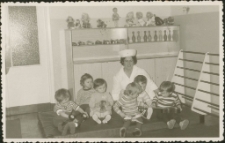 [Dzieci w żłobku 1974]