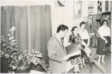 [Uroczystość nadania Miejskiej Bibliotece Publicznej w Mrągowie imienia Wacława Gołowicza. 1]