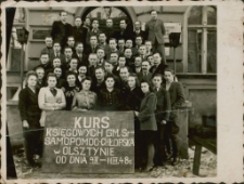 [Zdjęcie zbiorowe uczestników kursu w Olsztynie 1948]