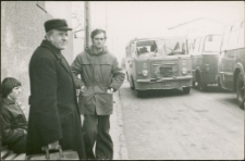 Na dworcu PKS w Mrągowie. [1]