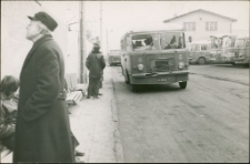 Na dworcu PKS w Mrągowie. [2]