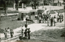 [Stoiska handlowe na Placu Zwycięstwa w Mrągowie. 1]