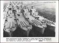 [Polskie okręty desantowe przy nabrzeżu]