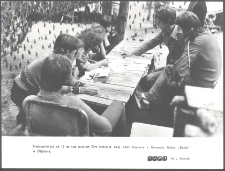 [Harcerze z olsztyńskiej Komendy Hufca "Rodło" nad jeziorem Gim]