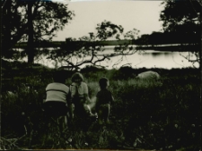 [Ognisko nad jeziorem]