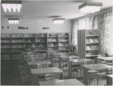 [Czytelnia Wojewódzkiej i Miejskiej Biblioteki Publicznej w Olsztynie przy ul. Mickiewicza – filia nr 7]