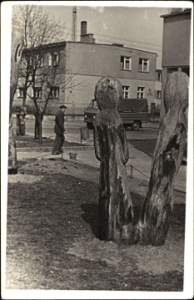 [Rzeźba z drewna. 3]