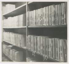 [Magazyn książek Wojewódzkiej i Miejskiej Biblioteki Publicznej w Olsztynie w Starym Ratuszu]