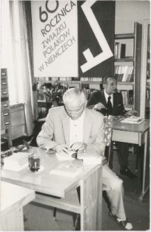 [Władysław Gębik i Jan Lubomirski podczas sesji poświęconej 60-leciu Związku Polaków w Niemczech. 3]