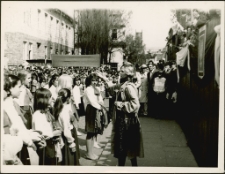 [Trybuna honorowa podczas pochodu pierwszomajowego. 7]