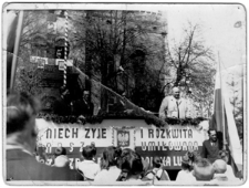 Trybuna pierwszomajowa na rynku w Pasymiu [2]