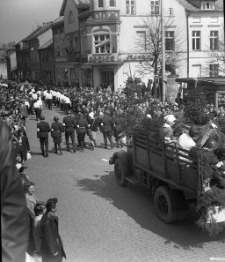 Pochód pierwszomajowy w Mrągowie 1967. [8]