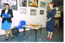 [Wernisaż prac i spotkanie autorskie z Katarzyną Kaczmarek w Miejskiej Bibliotece Publicznej w Szczytnie]