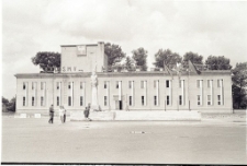 Plac Zwycięstwa i pomnik Rocha w Mrągowie 1969