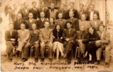[Zdjęcie zbiorowe uczestników kursu w Mrągowie 1951]
