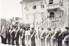 Pochód pierwszomajowy w Mrągowie 1973. [1]