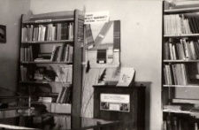 [Izba regionalna w Powiatowej i Miejskiej Bibliotece Publicznej w Mrągowie. 1]