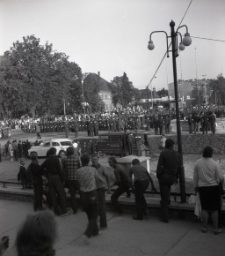 [Przygotowania do uroczystości odsłonięcia pomnika Rocha w Mrągowie 1969]