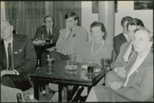 [Uczestnicy sesji popularnonaukowej "Mrągowskie biblioteki publiczne w XXX-leciu PRL" 1974. 2]