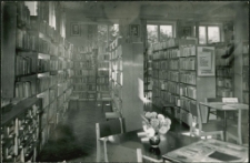 [Wypożyczalnia dla dorosłych Powiatowej i Miejskiej Biblioteki Publicznej w Mrągowie. 4]