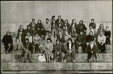 [Zdjęcie zbiorowe uczestników wycieczki na Polach Grunwaldu]