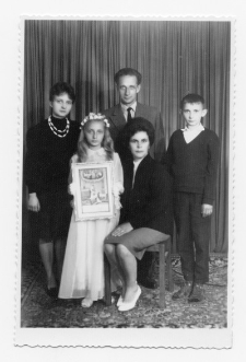 I Komunia św. Urszuli Bełza, zdjęcie rodzinne, 1964 r.