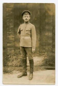 Oficer carski osadzony w obozie jenieckim w Preussisch Holland (Pasłęk)