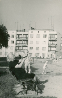 [Na Placu PCK w Mrągowie. 4]