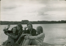 [Nad jeziorem Czos. 5]