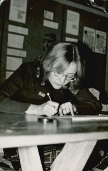 [Bibliotekarka Maria Piątkowska w pracy. 5]