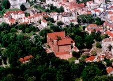 [Zamek w Olsztynie z lotu ptaka]