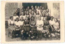 [Klasa VIII Państwowej Szkoły Ćwiczeń przy Liceum Pedagogicznym w Olsztynie]