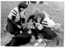 [Zakładowy Oddział Obrony Cywilnej przy Olsztyńskich Zakładach Graficznych - służba sanitarno-medyczna. 1]