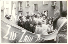 [Pracownicy Olsztyńskich Zakład&oacute;w Graficznych w pochodzie pierwszomajowym. 15]