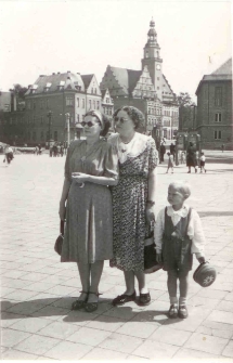 [Plac gen. Karola Świerczewskiego - obecny Targ Rybny - w Olsztynie. 3]