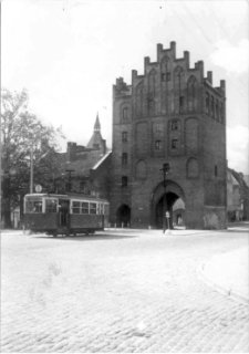 [Tramwaj pod Wysoką Bramą w Olsztynie. 2]