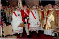 Poczet sztandarowy Związku Kurpiów na Warmii i Mazurach. [3]