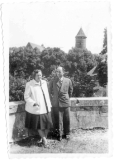 [Widok na zamek olsztyński z placu przy kościele garnizonowym. 3]