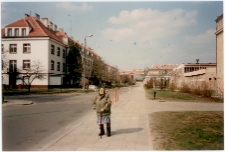 Zofia Prusik podczas spaceru w olsztyńskim Kortowie