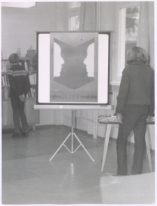 [Wystawka okolicznościowa w Powiatowej i Miejskiej Bibliotece Publicznej w Giżycku]