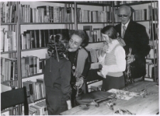 [Spotkanie autorskie z Aliną i Czesławem Centkiewiczami w Miejskiej Bibliotece Publicznej w Mrągowie. 3]