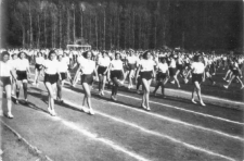 [Impreza sportowa na Stadionie Leśnym w Olsztynie - 1952 r.]
