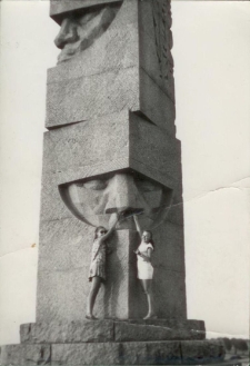 [Pomnik Zwycięstwa Grunwaldzkiego - granitowy obelisk]