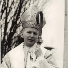 [Poświęcenie sztandaru Solidarności Rominckiego Kombinatu Rolnego na placu Zwycięstwa w Gołdapi. 26.04.1981 r. 1]