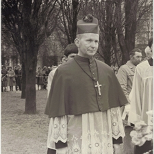 [Poświęcenie sztandaru Solidarności Rominckiego Kombinatu Rolnego na placu Zwycięstwa w Gołdapi. 26.04.1981 r. 3]