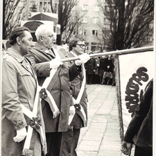 [Poświęcenie sztandaru Solidarności Rominckiego Kombinatu Rolnego na placu Zwycięstwa w Gołdapi. 26.04.1981 r. 16]