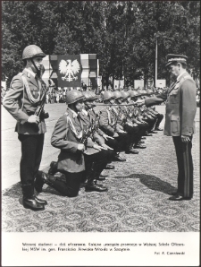 [Promocja oficerów w Wyższej Szkole Oficerskiej MSW w Szczytnie]