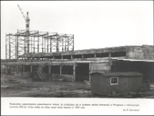 [Na budowie Zakładu Produkcji Mleczarskiej w Mrągowie]